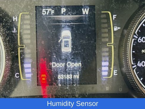 Used 2017 Jeep Cherokee Latitude w/ Comfort/Convenience Group image 18