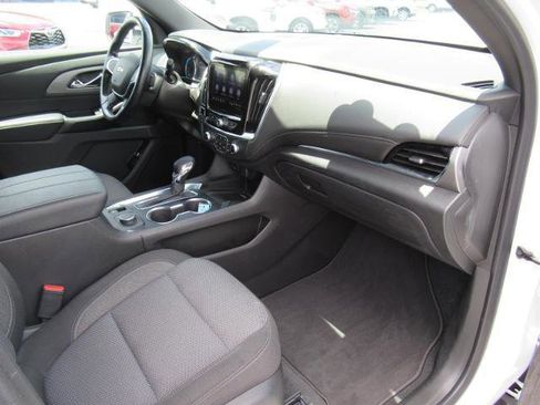 Certified 2023 Chevrolet Traverse LT FWD image 11