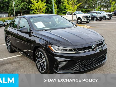 Used 2025 Volkswagen Jetta Sport FWD image 4