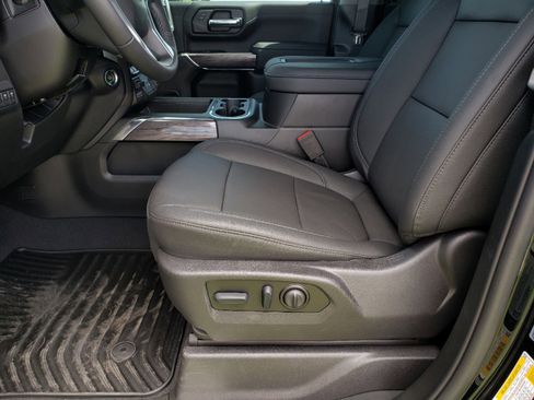 Used 2022 Chevrolet Silverado 3500 LTZ w/ LTZ Texas Edition image 8