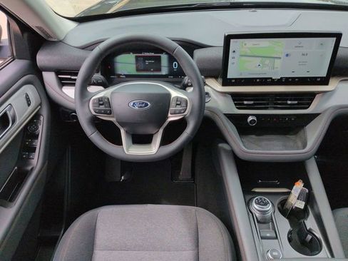 Certified 2025 Ford Explorer Active RWD image 18