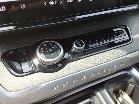 Used 2026 Ford Expedition Tremor AWD/4WD image 36