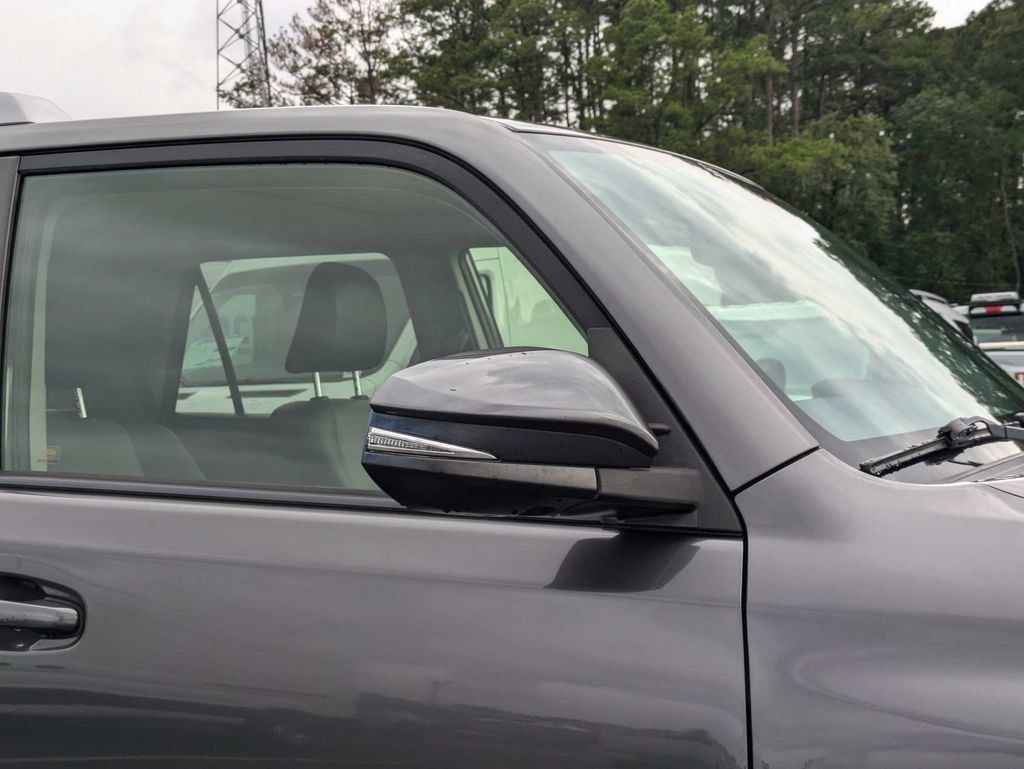 Used 2018 Toyota 4Runner SR5 Premium AWD/4WD image 11
