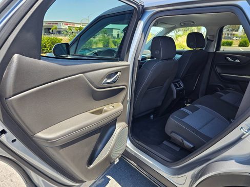 Used 2025 Chevrolet Blazer LT AWD/4WD image 17