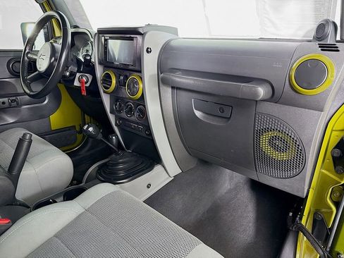 Used 2007 Jeep Wrangler Sahara w/ Dual Top Group image 24