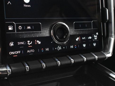 Used 2025 GMC Acadia Elevation image 23