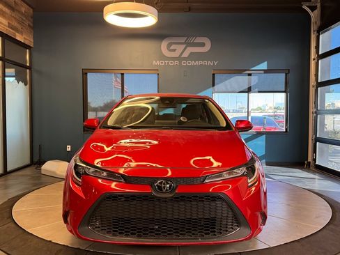Used 2020 Toyota Corolla LE w/ Carpet Mat Package (TMS) FWD image 8