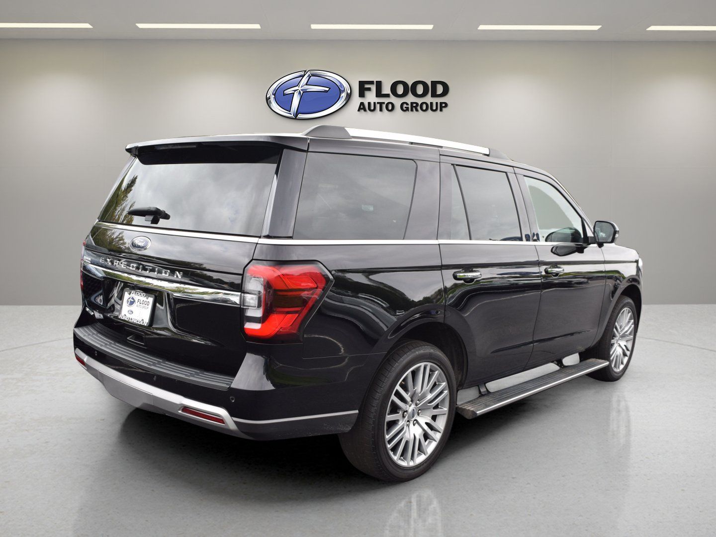 Used 2023 Ford Expedition Limited AWD/4WD image 4