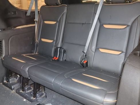 Used 2021 GMC Yukon XL AT4 w/ AT4 Premium Package AWD/4WD image 7