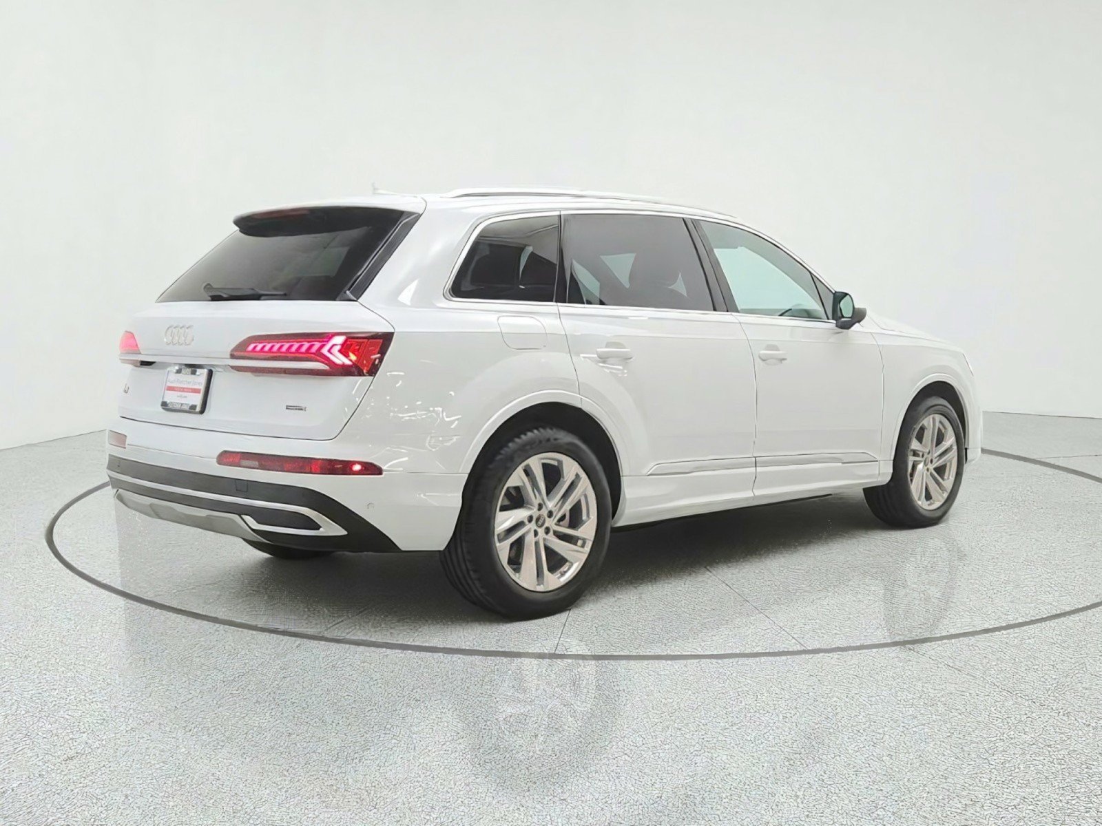 Used 2023 Audi Q7 3.0T Premium AWD/4WD image 5