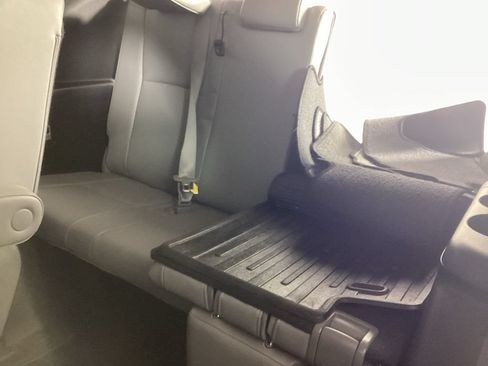Used 2020 Toyota Highlander Platinum AWD/4WD image 24