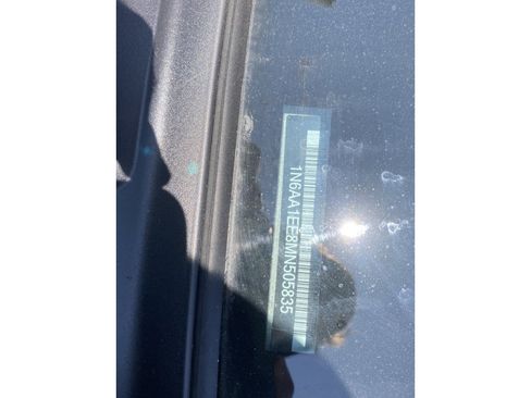 Used 2021 Nissan Titan SV w/ Accessory Utility Package image 39