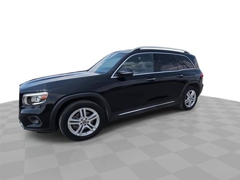 Used 2020 Mercedes-Benz GLB 250 w/ Premium Package image 4