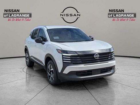 New 2026 Nissan Kicks SV image 3