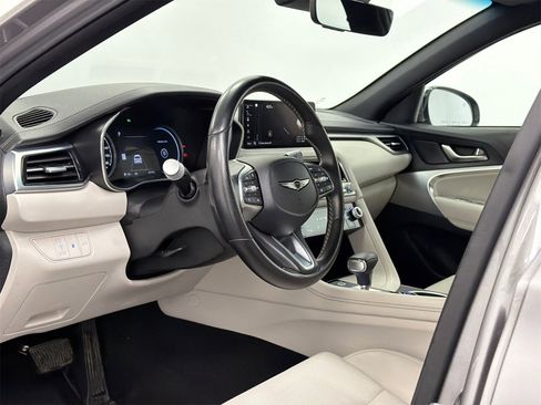 Used 2024 Genesis G70 2.5T image 12