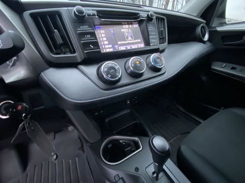 Used 2016 Toyota RAV4 LE image 25