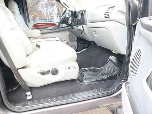 Used 2006 Ford F250 Lariat image 14