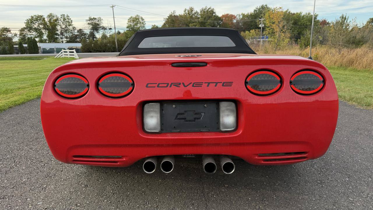 Used 2001 Chevrolet Corvette Convertible w/ Preferred Equipment Group1 RWD image 23