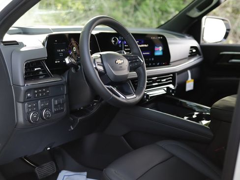 New 2026 Chevrolet Suburban LT w/ Comfort Package AWD/4WD image 9