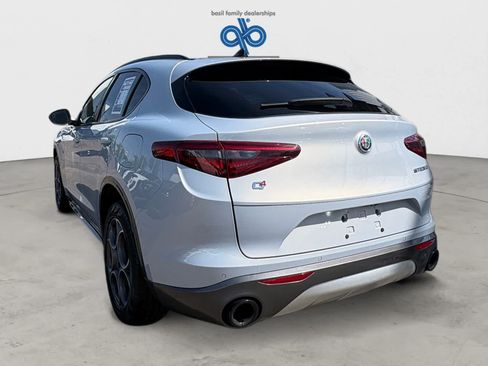 Used 2022 Alfa Romeo Stelvio Ti AWD/4WD image 5
