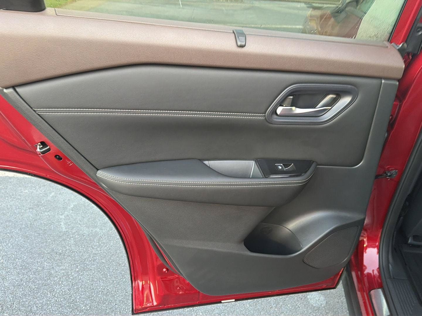 Used 2023 Nissan Rogue SL w/ SL Premium Package FWD image 17