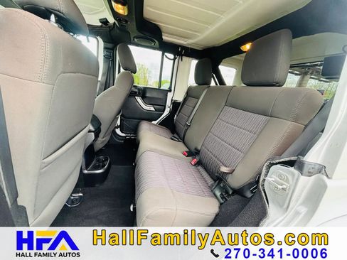 Used 2012 Jeep Wrangler Unlimited Sahara w/ Connectivity Group image 21
