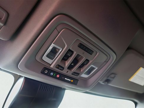 Certified 2025 GMC Sierra 2500 Denali w/ Denali Reserve Package image 23