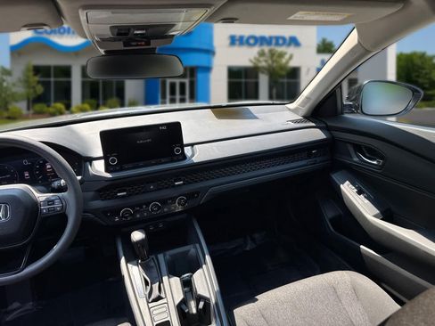 Used 2025 Honda Accord SE image 33