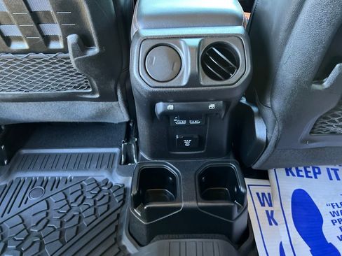 Used 2021 Jeep Gladiator Mojave image 36