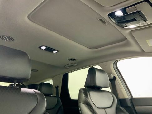 Used 2021 Hyundai Palisade SEL AWD/4WD image 2