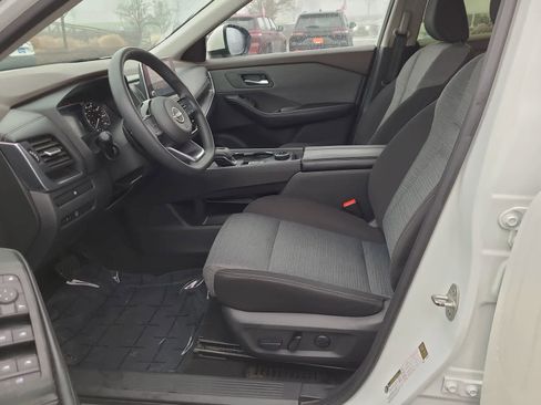 Used 2023 Nissan Rogue SV image 19