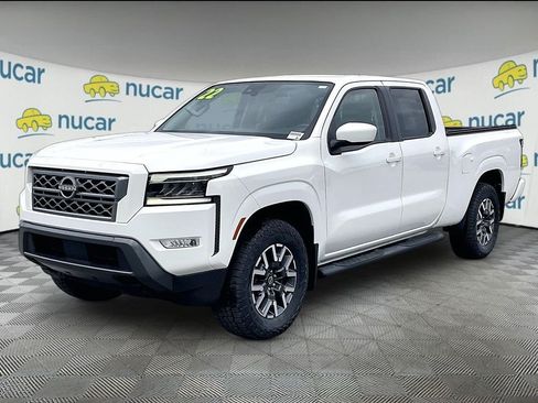 Used 2022 Nissan Frontier SV AWD/4WD image 3