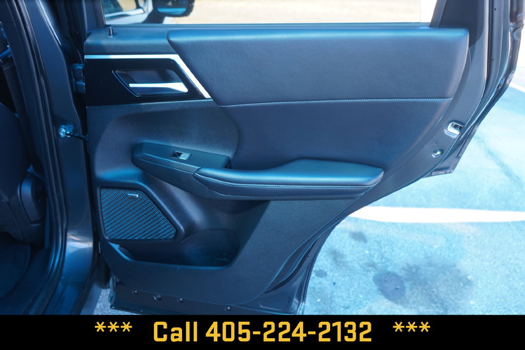Used 2025 Mitsubishi Outlander SE FWD image 21
