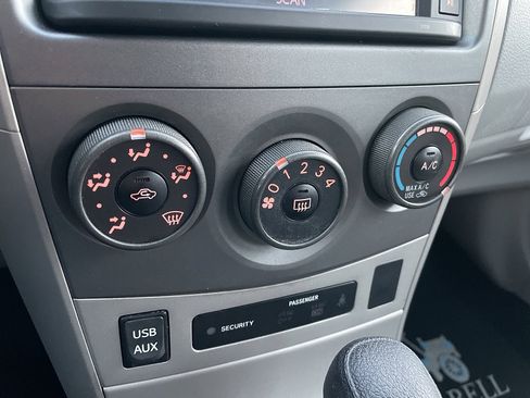 Used 2013 Toyota Corolla LE image 47