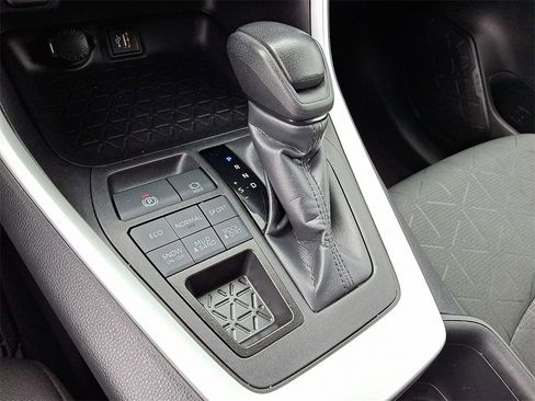 Used 2024 Toyota RAV4 XLE image 15