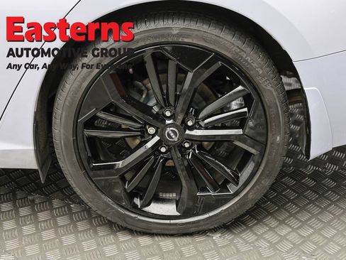 Used 2023 Nissan Altima 2.5 SR w/ SR Premium Package FWD image 8