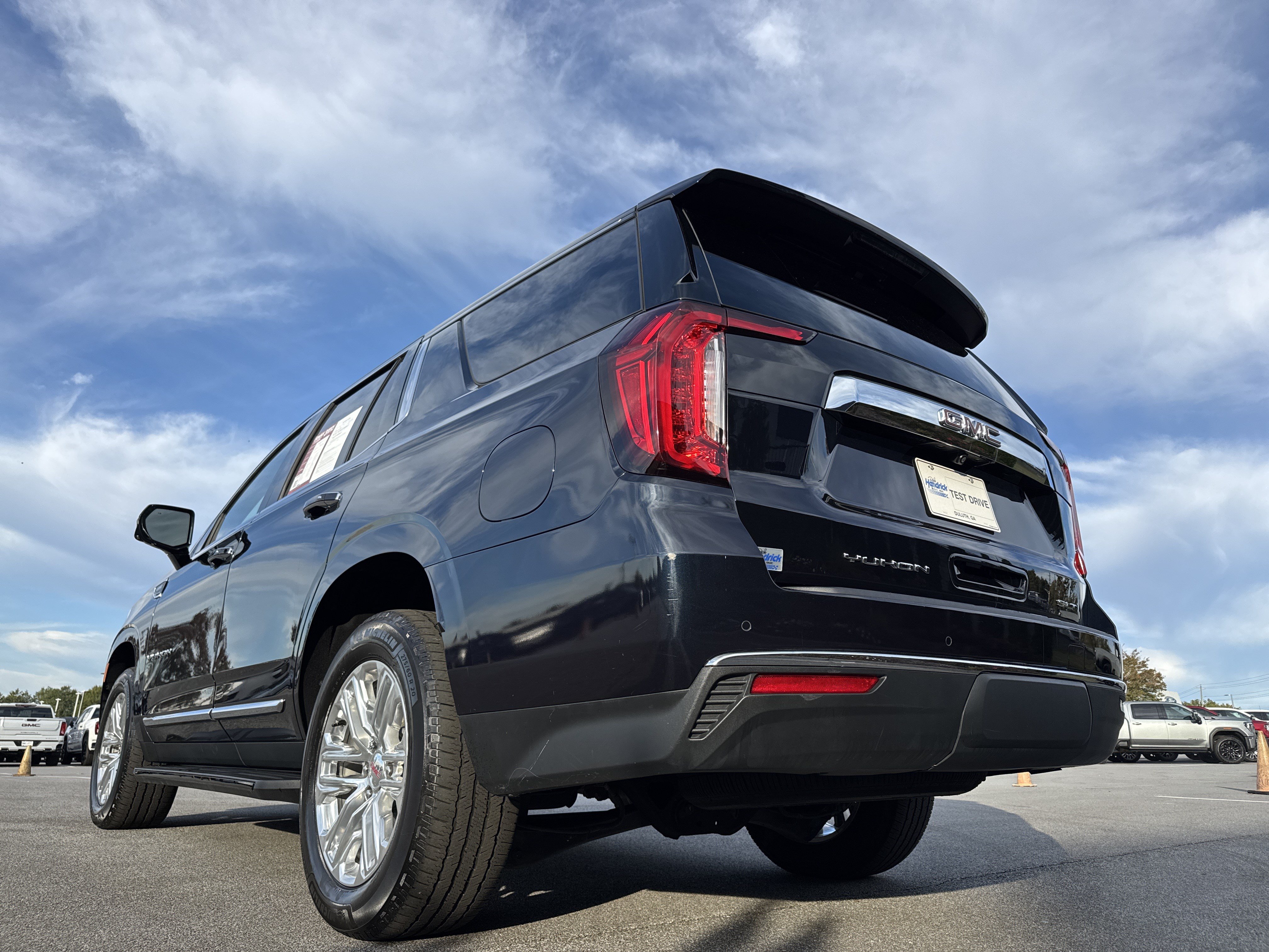 Used 2022 GMC Yukon SLT w/ SLT Premium Package AWD/4WD image 8