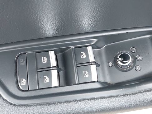 Used 2017 Audi A4 2.0T Ultra Premium w/ Convenience Package FWD image 30