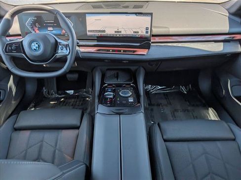 Certified 2026 BMW i5 eDrive40 w/ Convenience Package RWD image 19