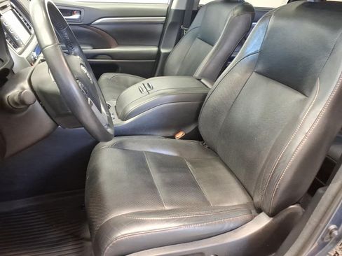 Used 2018 Toyota Highlander Limited V6 w/ 3rd Row AWD/4WD image 19