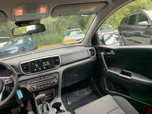 Used 2020 Kia Sportage LX image 36