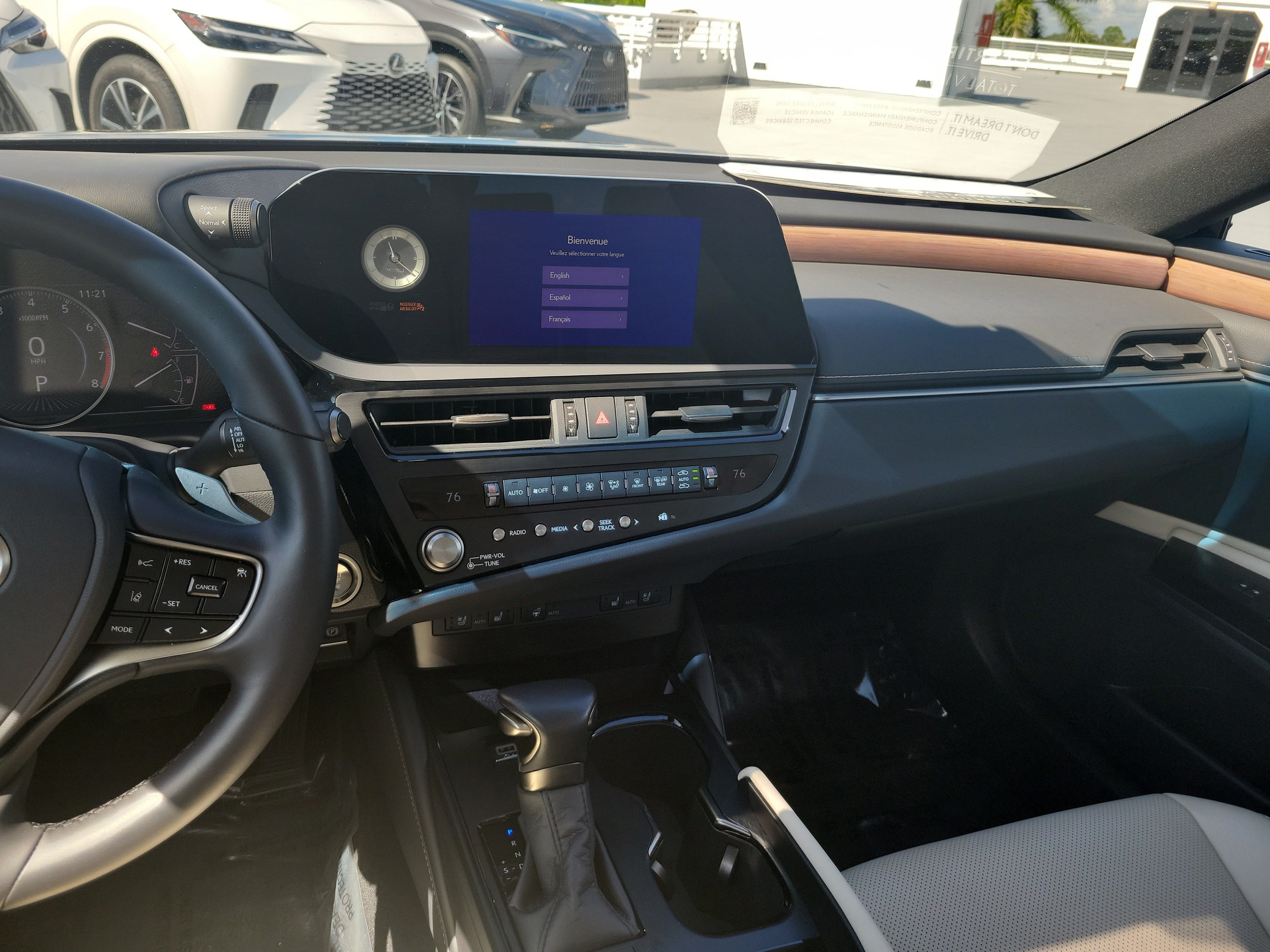 Used 2025 Lexus ES 350 w/ Premium Package FWD image 16