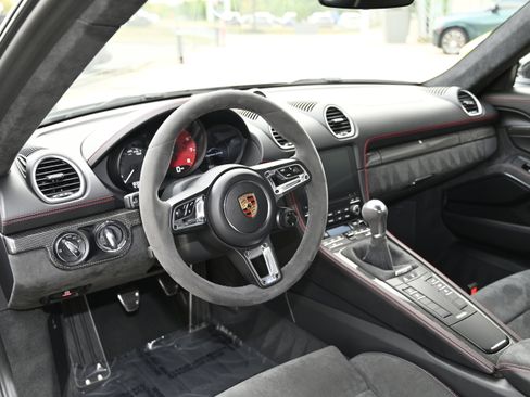 Used 2018 Porsche 718 Cayman GTS image 16