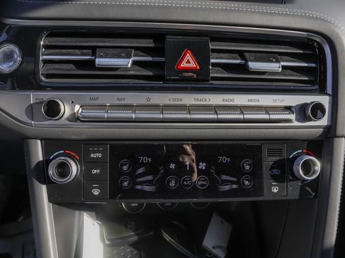 Used 2025 Genesis G70 3.3T Advanced w/ Sport Prestige Package image 29