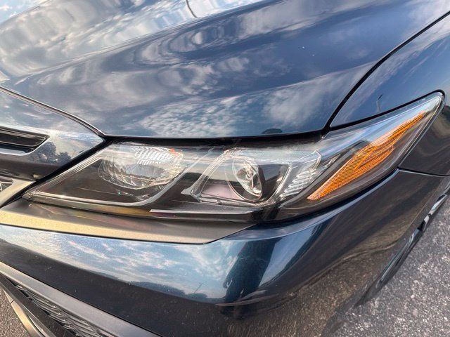 Used 2021 Toyota Camry SE FWD image 9