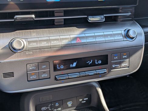 Certified 2025 Hyundai Kona SEL AWD/4WD image 23