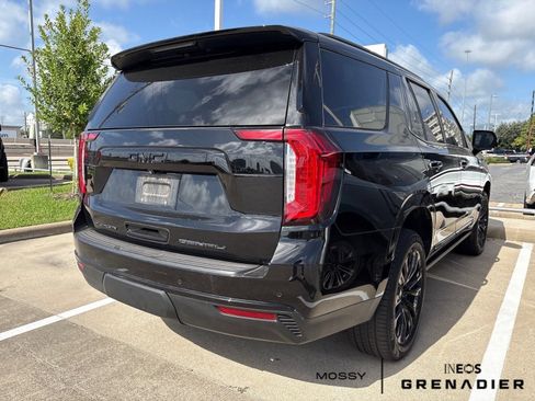 Used 2022 GMC Yukon Denali RWD image 3