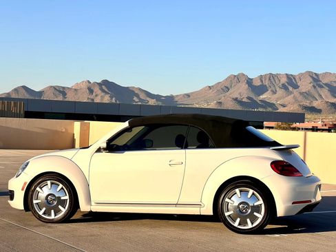 Used 2013 Volkswagen Beetle 2.5 FWD image 8