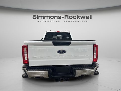 Used 2024 Ford F250 XLT image 5