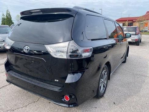 Used 2014 Toyota Sienna SE image 6
